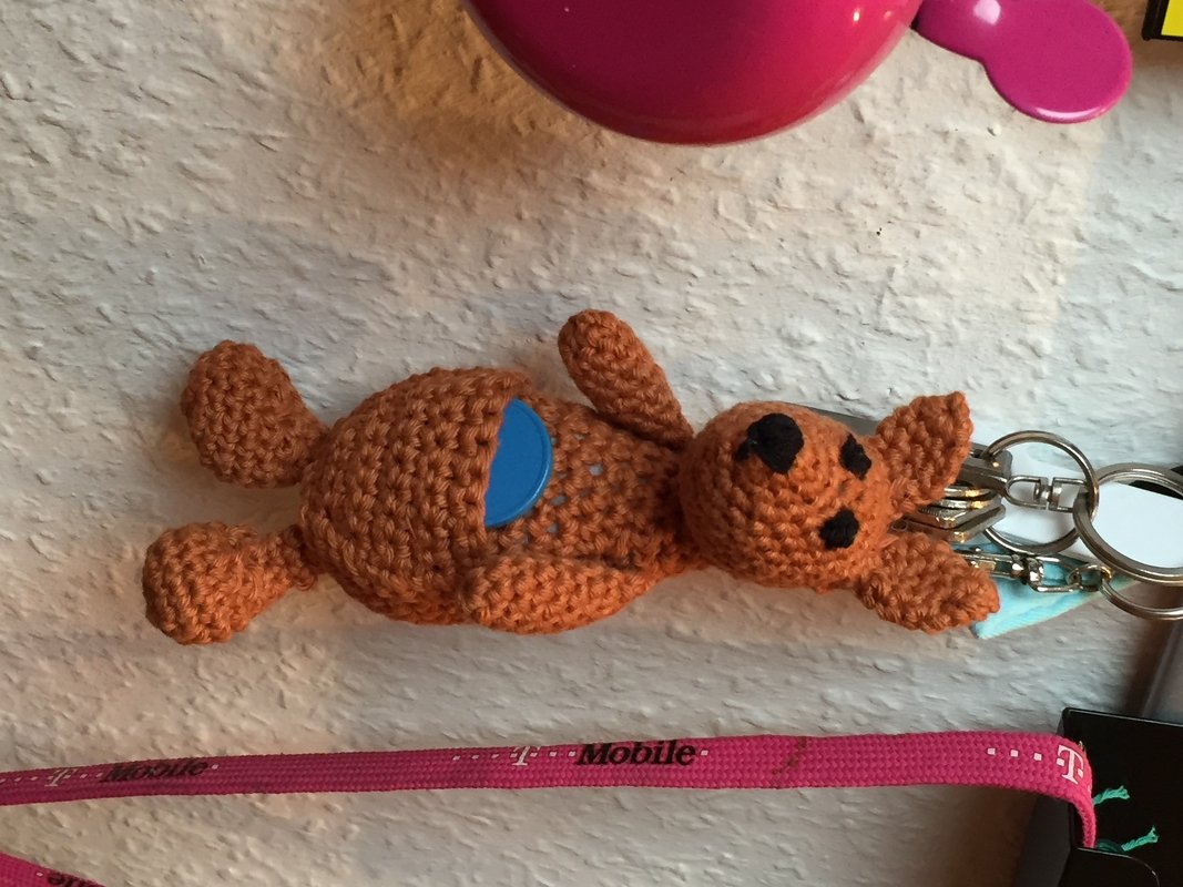 Häkelanleitung - Kunterbunte Kängurus, kleine Helfer im Alltag