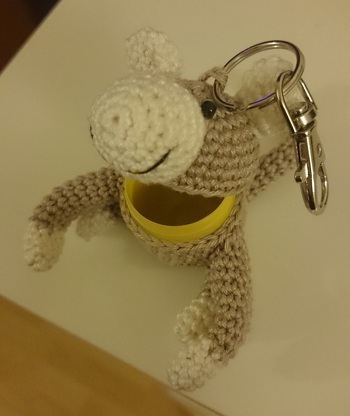 Niedliche Idee und super Anleitung.. Habe sie etwas modifiziert und einen Äffchen-Schlüsselanhänger gehäkelt :-)