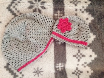 Ich hab auch gleich noch eine passende Mütze für die Mama gemacht :-)