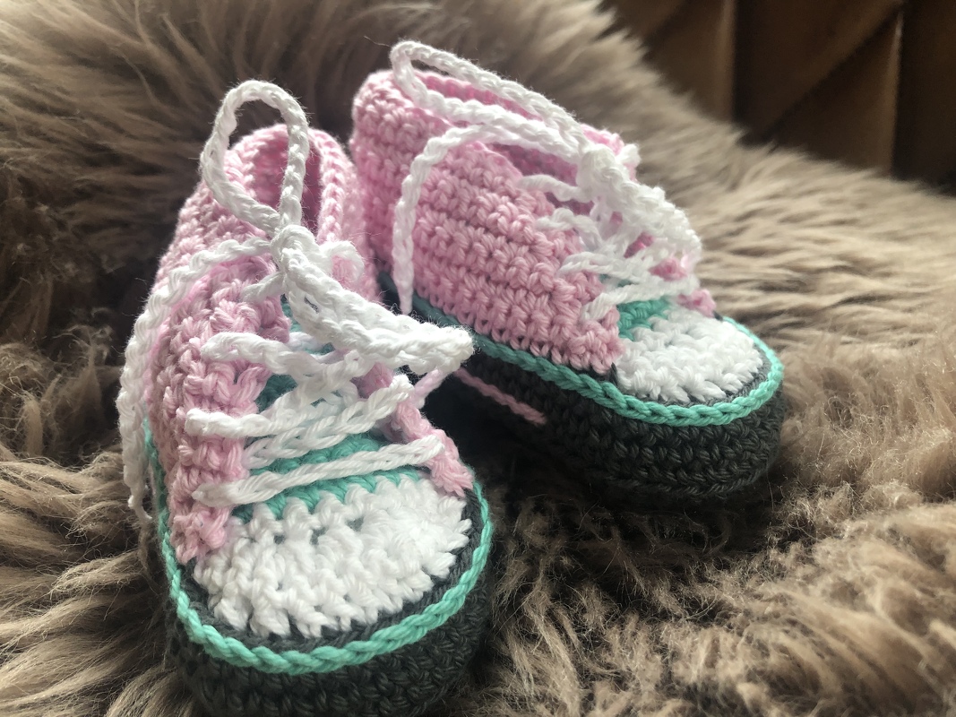H&auml;kelanleitung f&uuml;r trendige Babyschuhe