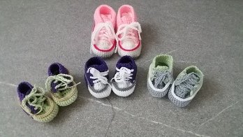 Tolle Anleitung, alles super erklärt. Habe gleich mehrere Größen gehäkelt. Auch für Stofftiere super süß, sehen aus wie echte Chucks 