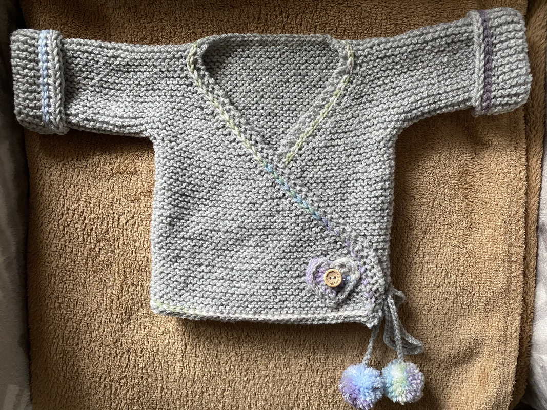 Strick-Anleitung Erstlings-Wickeljäckchen Gr. 56/62