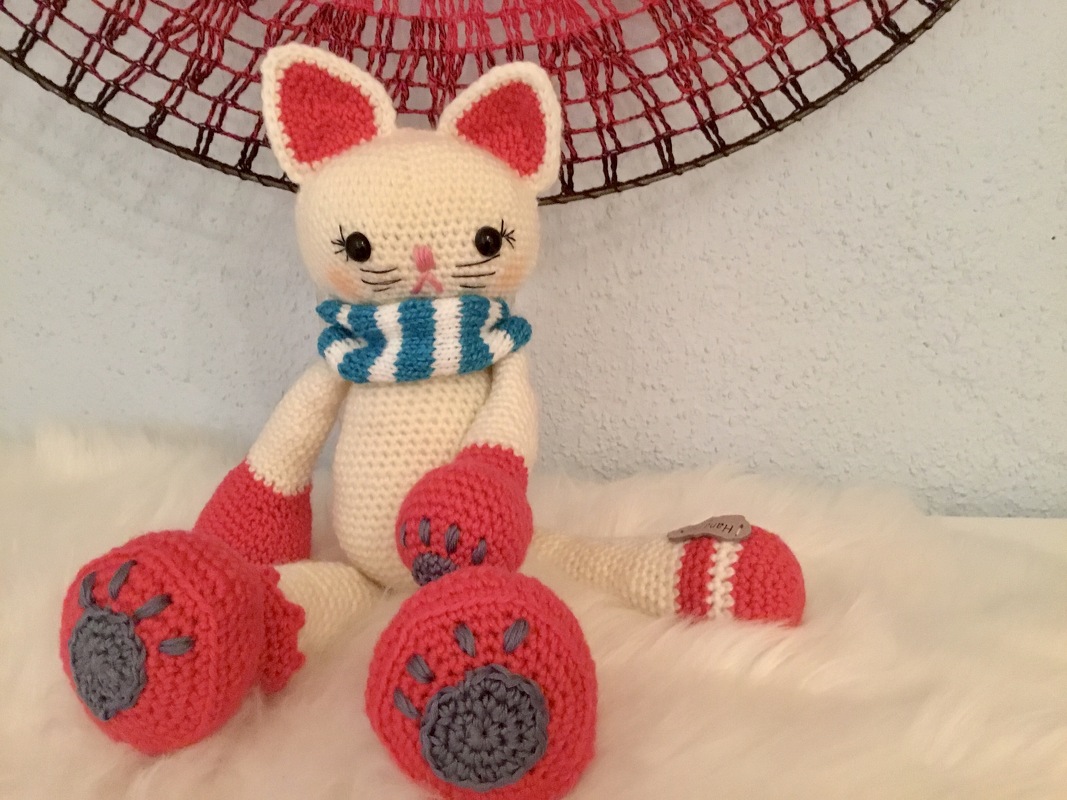 Häkelanleitung Kätzchen &quot;Jenny&quot; mit gestrickten Loop