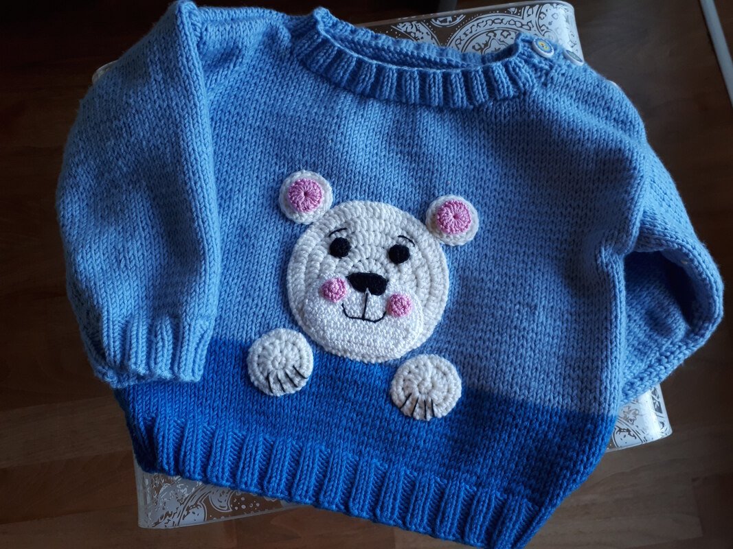 Babypulli Eisbär Strickanleitung für Größe 80/86 und 92/98