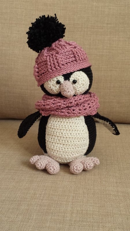 Haekelicious Pinguin mit Korbmustermütze und Eiswürfel