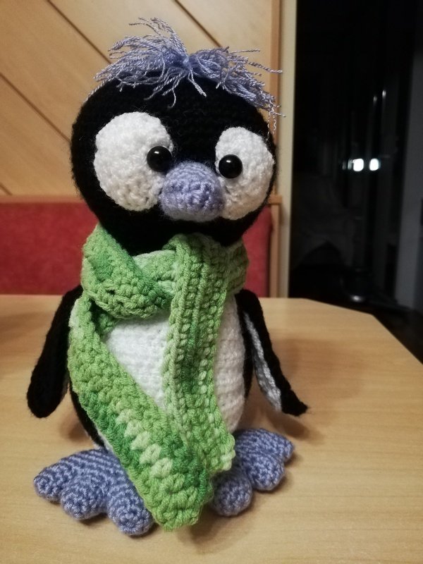 Haekelicious Weihnachts-Pinguin mit Geschenken