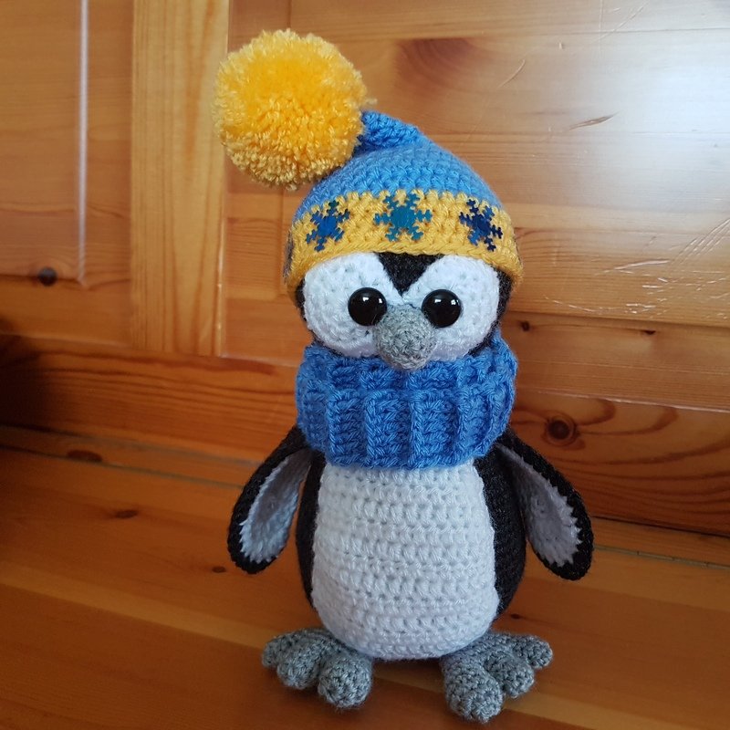 Haekelicious Weihnachts-Pinguin mit Geschenken