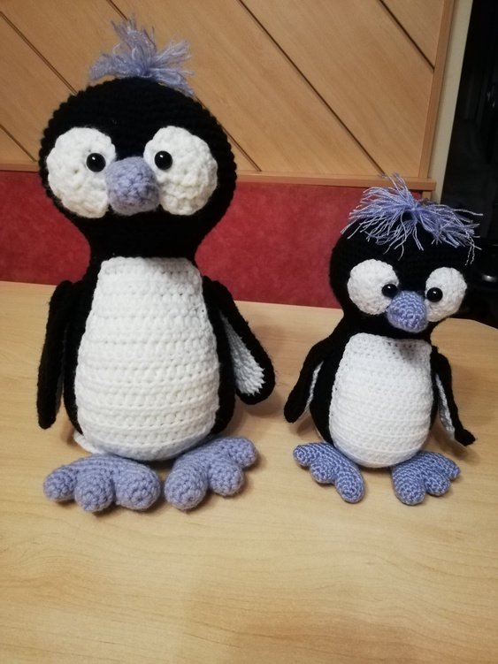 Haekelicious Weihnachts-Pinguin mit Geschenken