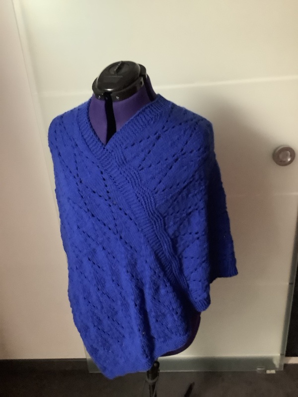 **Strickanleitung** Damen Poncho Gr. 36-40