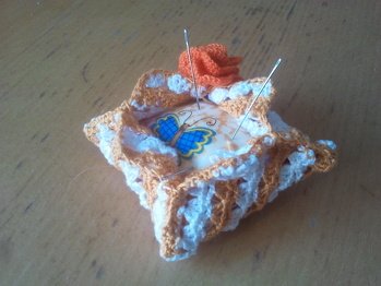 Nachdem ich noch mal von forne angefangen habe bin ich nun auch fertid, Danke das ist eine Tolle Idee und ich werde bestimmt noch mal so eine arbeit machen :-) LG Angi