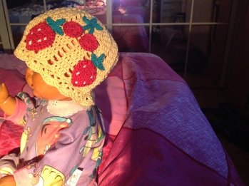 Hat super toll geklappt. Eine andere Variante der Haube La Fleur. Meinen Kids gefallen sie so gut, sie würden am liebsten damit schlafen gehen. War wunderbar zum Arbeiten