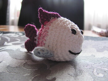 Die kleinen Fische hab ich für den Kindergarten meiner Tochter gemacht, sie haben den Regenbogenfisch aufgeführt