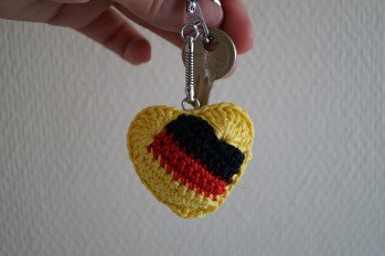 Olé Olé... Jeder Nachbar von uns hat schon eins... :) Macht irre Spaß. Und schön, dass sowas Schönes mal als Freepattern zu haben ist. Dankeschön.