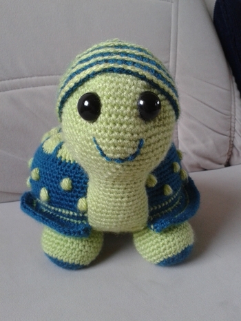 Die Anleitung für die Schildkröte ist von Streifgetier. Alles Supertoll erklärt. Die Anleitungen sind auch für Anfänger sehr gut geeignet.