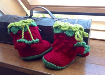 Die Babystiefelchen sind so süß. Ich hab sie für das Baby einer Freundin gemacht. Sie sind ganz leicht nach zu machen und schnell geht es auch noch.