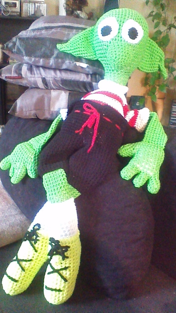 Die Erstellung von Eumel hat super geklappt, und ich freue mich schon wenn mein Engelchen ihn bekommt.