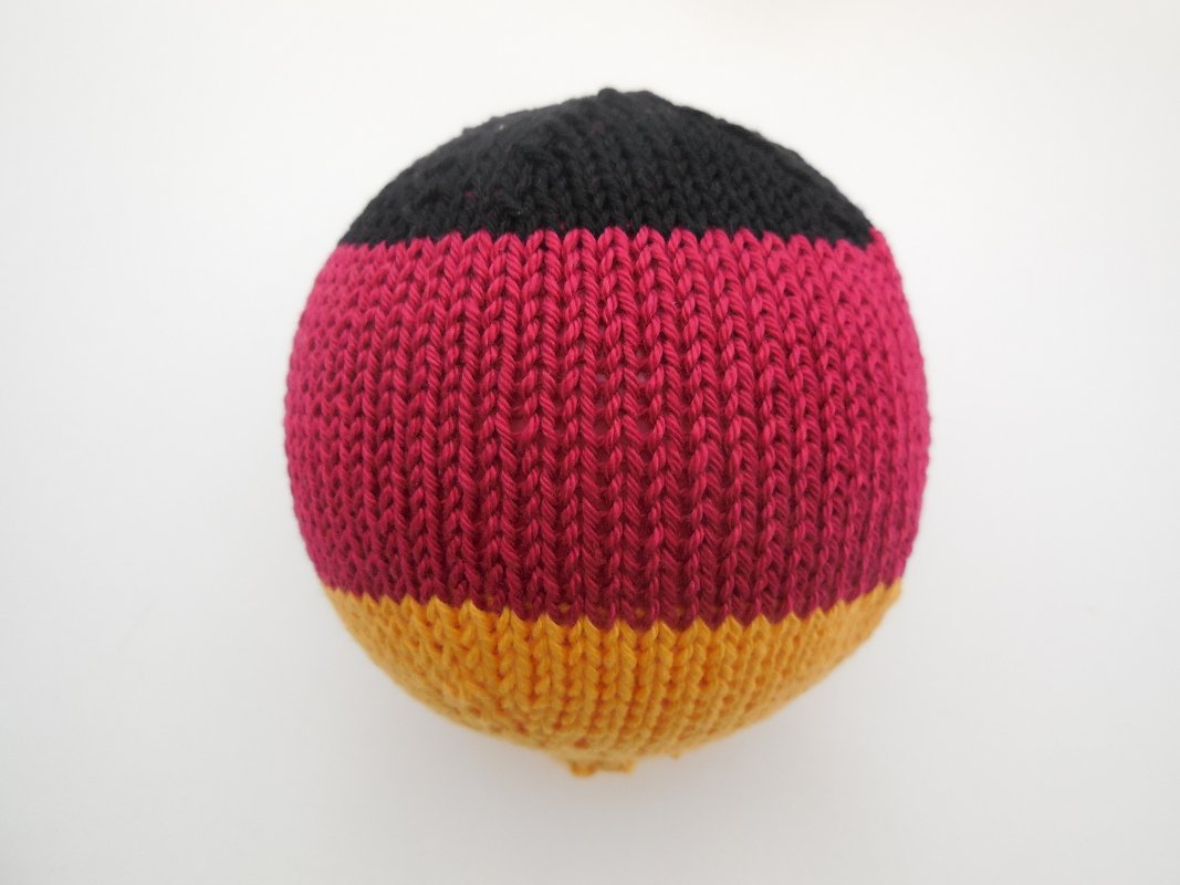 Indoor Fussball - Luftballonhülle - Strickanleitung