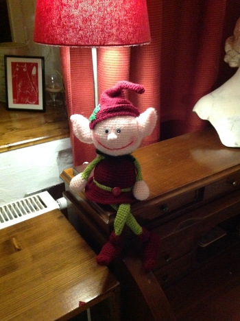 Die Anleitung war gut verständlich. Hat Spaß gemacht diesen Weihnachtself zu häkeln.