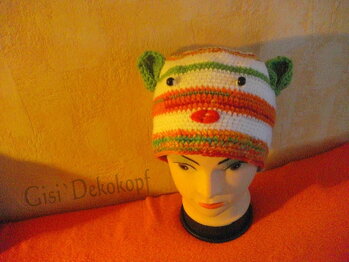 Mütze nach Anleitung Boshimütze mit
vielen eigenen Veränderungen.