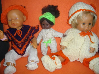 Nach eigener Idee habe ich meine 3 Püppchen winterlich eingekleidet.