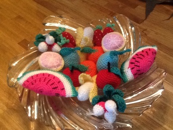 Gehäkelte Früchte und Gemüse für Puppenküche und Kaufmannsladen