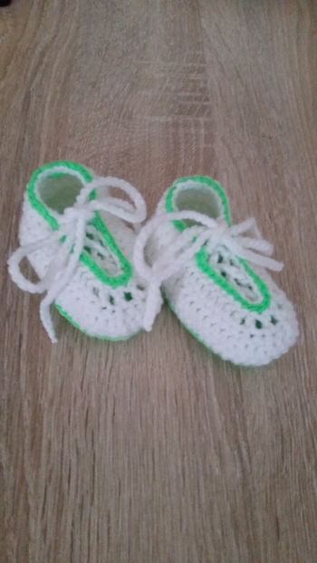 Meine ersten Babyschuhe.
Super Anleitung, ging sehr einfach.