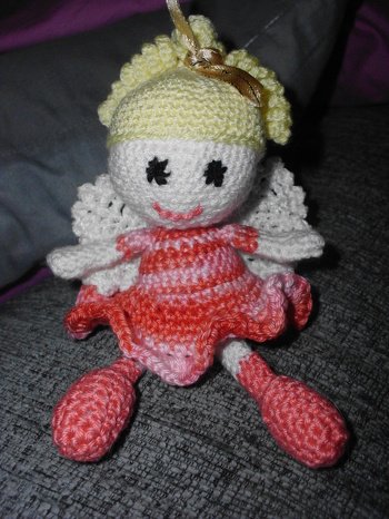 mein neues "Engelmädchen" - ich für meinen Teil finde es sehr süß <3 Ich freue mich, dass es hier so super schöne und auch machbare Anleitungen gibt..... danke dafür <3