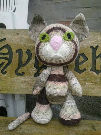 Super Anleirung zu folgen. Hat riessen spass gemacht die Katze zu häkeln.
Nach Anleitung vin Katja Henlein gehäkelt :)