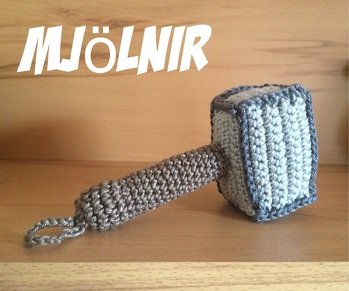 Eine Rassel fürs Söhnchen nach Vorbild des Hammers von Marvels Thor. Rassel im Hammerkopf