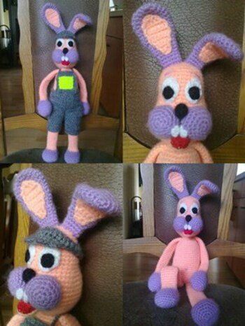 Ich habe mal einfach drauf losgehäkelt
und dabei ist dieser Hase entstanden.
Nach eigener Idee gehäkelt,
ohne Anleitung.