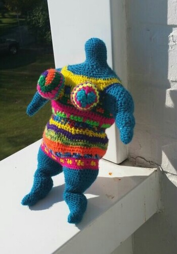 Eine NANA
Gehäkelt nach einer Anleitung auf YouTube