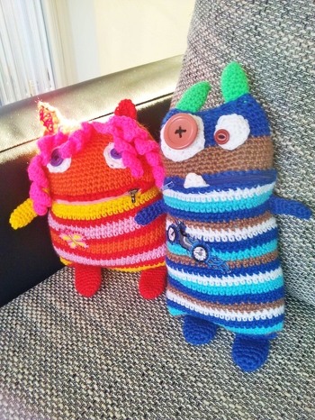 Ich habe sehr liebe Arbeitskollegen, die mich gebeten haben, ihnen mal ein Sorgenfresser zu häkeln. Und daraus ist eine ganze "Familie" entstanden. Das schöne ist, dass man seiner Kreativität freien Lauf lassen kann und jeder ein Unikat wird. :D