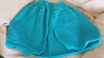 Ein sommerlicher Umhang kurz.