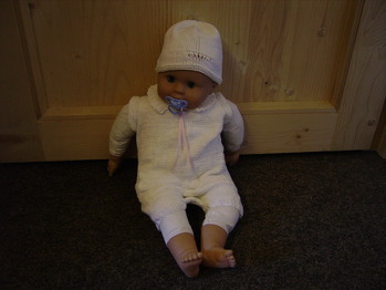 Tauf einteiler für Baby's
Größe: 92
Es war sehr einfach das zu stricken man braucht nicht lange dafür