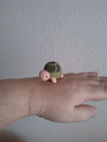 mit Lupe und Stickgarn gearbeitet :)