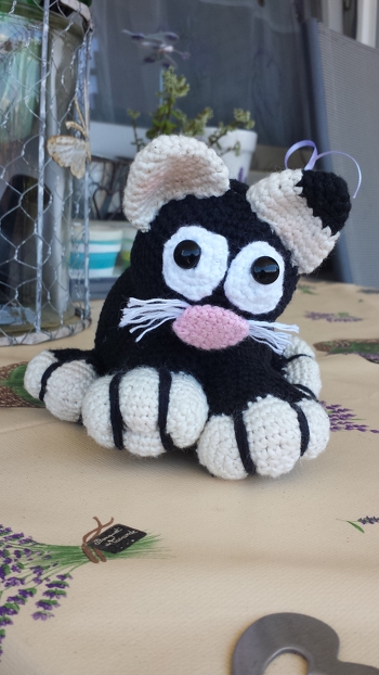 Die Katze ist aus einem CAL von Amigurumi Prinzessin