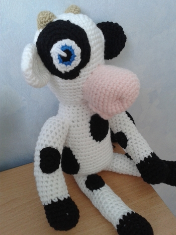 Meine Kuh Elsa nach Anleitung  von Maschefuermasche  ist super schnell gehäkelt worden.eine sehr gute und leichtverständliche  Häkelanleitung.es gibt von mir viele 