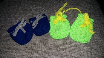 Kinderfäuslinge.  Hab sie noch mit warmen Stoff von innen gemacht