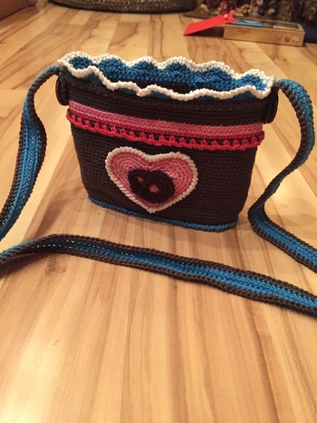Kleine Dirndltasche. Super verständliche Anleitung. Und mein neues Lieblingstäschchen.