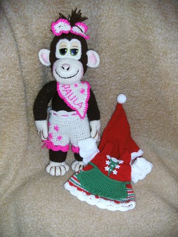 Affelina ist ein  Affenmädchen zum Verlieben - von suri´shäkelfee - die Anleitung für das Tuch gibts gratis - das Höschen und die Masche habe ich ohne Anleitung gehäkelt.