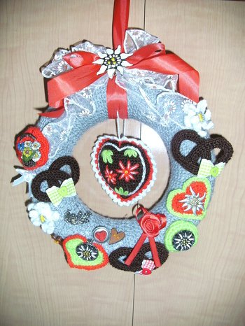 ursulapetra  hat einfach immer wieder super tolle Ideen für Türkränze - und die Anleitungen dafür sind auch sehr gut geschrieben