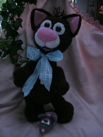 Katze Kitty heißt die Gäste willkommen - die Anleitung dafür habe ich von Bettys-Simm-Salabim - da freut sich jeder Gast