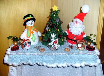 Schneemann, Weihnachtsmann und dazu gehöriges Bäumchen  - die Anleitung dafür ist von kandjdolls