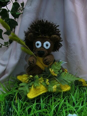 Nr. 7 - der Löwe - aus der Bärchen-Sternzeichenserie von kleinermond80 - von mir gehäkelt und noch zusätzlich etwas dekoriert.