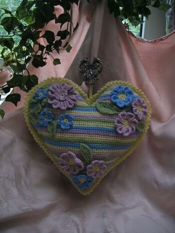 Also - diese Herzform ist einfach gigantisch schön. Die Anleitung dafür ist von diba26 - und wie bereits erwähnt liebe ich ihre Anleitungen !!