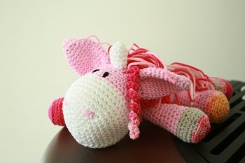 Einfach bezaubernd das kleine Einhorn und es hat auch schon einen grünen Bruder!!!