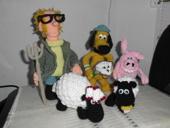 Mein Enkel liebt Shaun das Schaf und da habe ich es mal
versucht und ich denke so schlecht ist das Ergebnis nicht
alles ohne Anleitung !