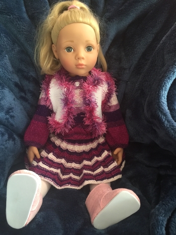 Das Puppenkleid für eine 40cm grosse Puppe