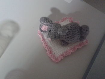 Das ging einfach und schnell. Sie schläft jetzt im Schwesternzimmer im Krankenhaus.