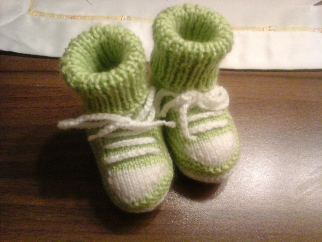 Strickanleitung Babyschuh &quot;Mein erster Turnschuh&quot; 4 Größen, mit Video